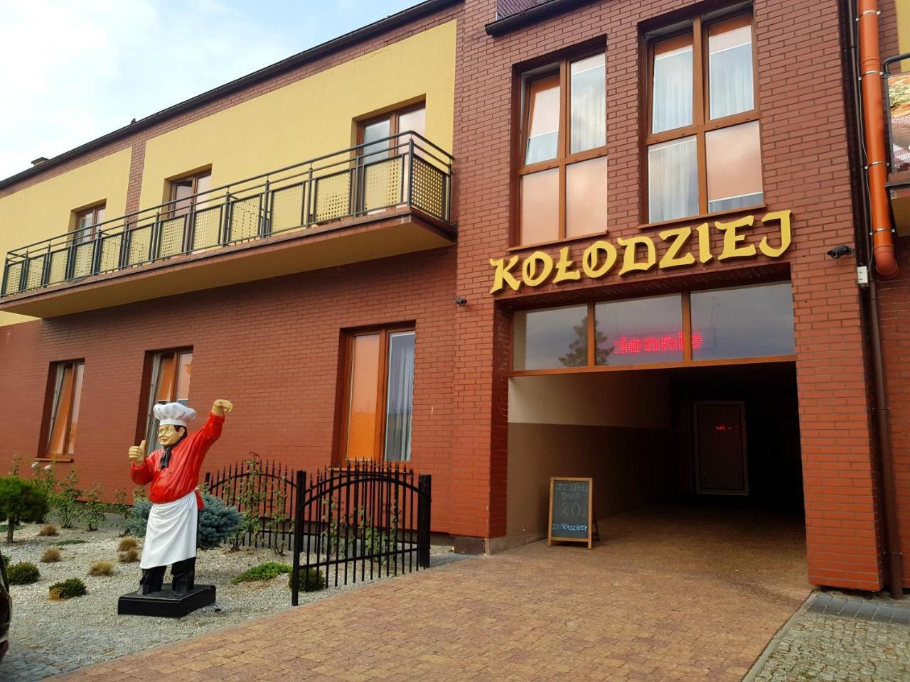Zajazd U Piasta Kolodzieja Крушвица Екстериор снимка